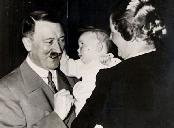 Hitler-y-Edda-Goering.jpg