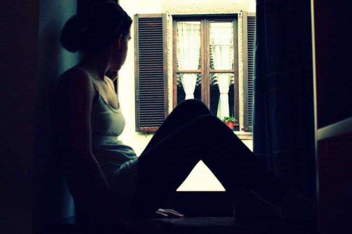 girl-sad-crying-window-shadow-chiara-cremaschi-cc.jpg