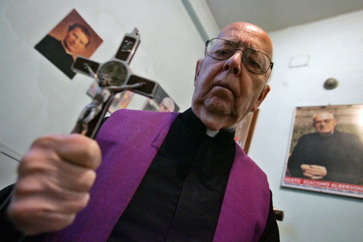 web-gabriele-amorth-exorcist-exorcism-000_par2005101169467-giulio-napolitano-afp-ai.jpg