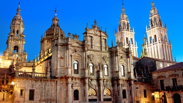 web-world-heritage-5-compostela-spain-santiago-cathedral-shutterstock_310813211-migel-ai.jpg