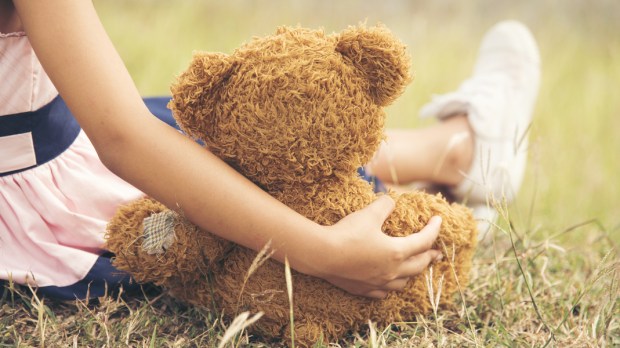 CHILD, TEDDY BEAR