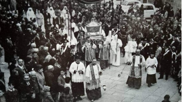 PROCESSIONE RELIGIOSA