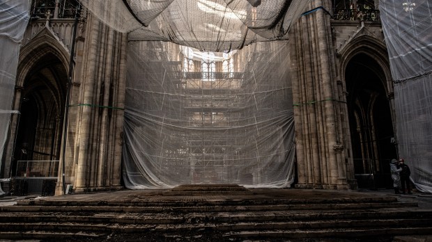 CATHEDRALE NOTRE DAME DE PARIS