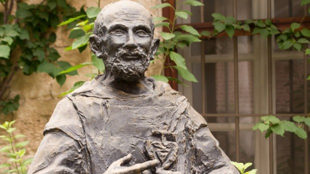 CHARLES-DE-FOUCAULD-shutterstock_317123858.jpg