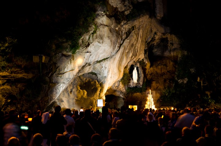 Lourdes de nuit