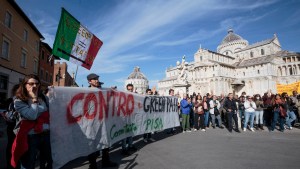 Italy-Green-Pass-Protest-075_delpunta-visitade211018_npAnO.jpg
