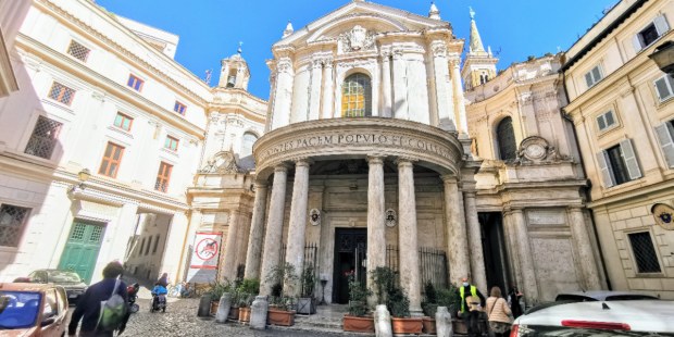 (FOTOGALLERY) La chiesa di Roma in cui una Madonna ha sanguinato
