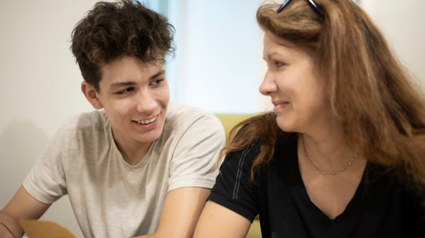 MADRE E FIGLIO ADOLESCENTE