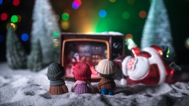 CHRISTMAS, FAMILY, TV