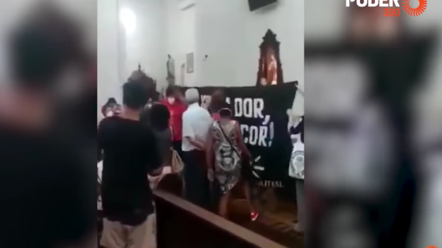BRASIL PROTEST CHURCH MASS