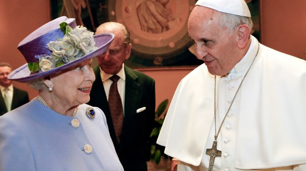 POPE FRANCIS AND QUEEN ELIZABETH