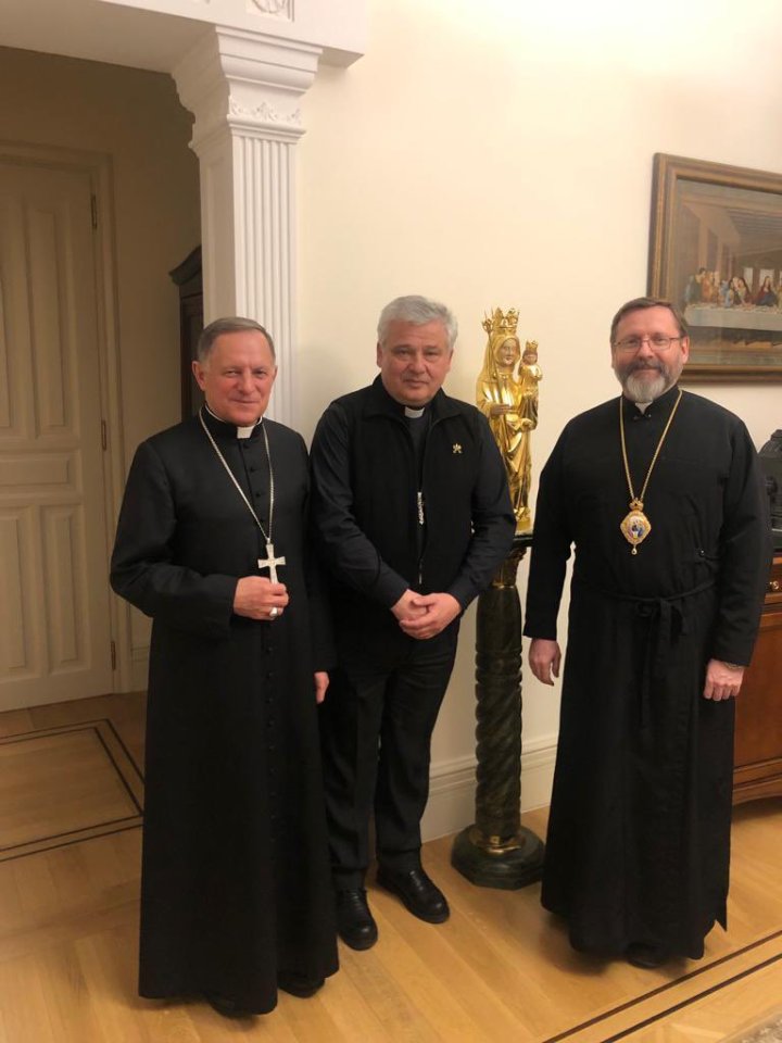 Kardynał Krajewski z wizytą na Ukrainie
