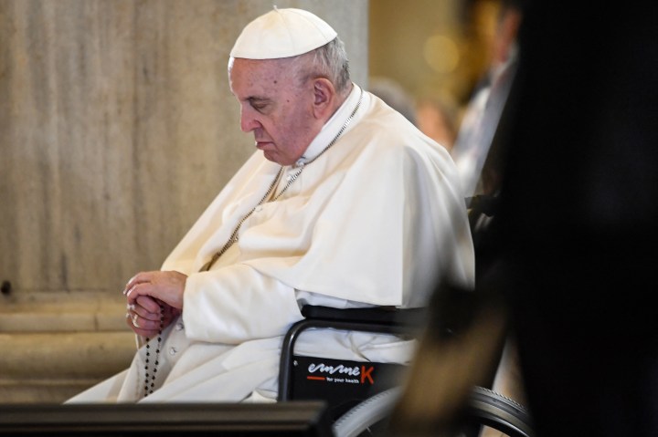 ITALY-VATICAN-RELIGION-POPE-PEACE-ROSARY-AFP