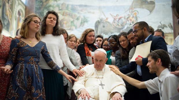 The Pope prays with the young people of Chemin Neuf