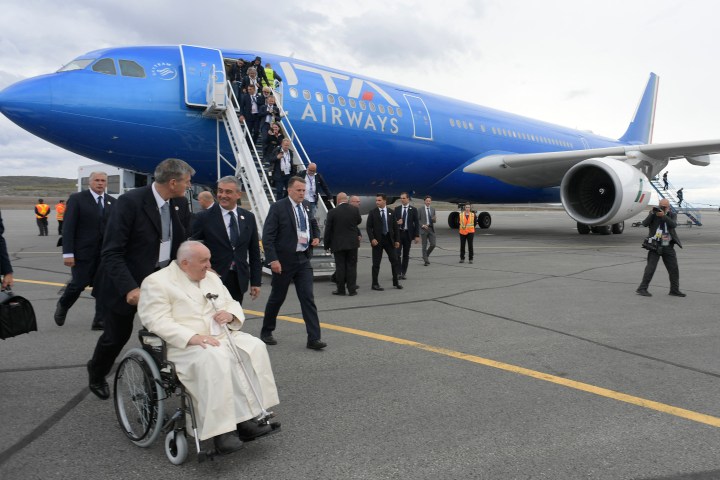 Pope-Francis-at-Iqaluit-International-Airport-AFP