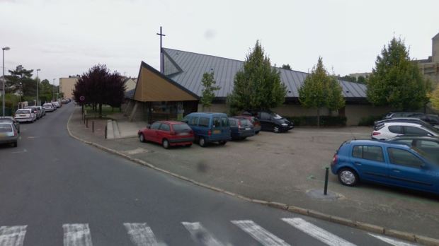 EGLISE-SAINTE-BERNADETTE-RAMBOUILLET-2V-GOOGLE-STREET-VIEW.jpg