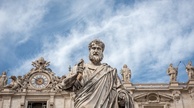 Saint-Peter-statue-in-St.-Peters-Square-at-the-Vatican-Antoine-Mekary-ALETEIA
