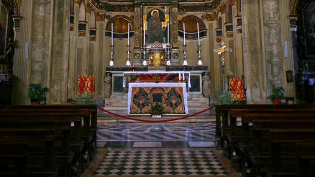 altare fantasma in chiesa milano