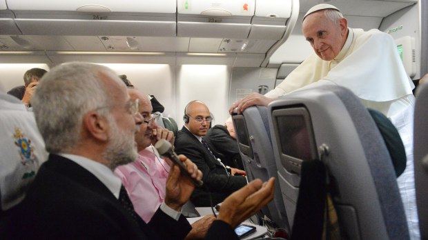 Salvatore-Mazza-during-a-Press-conference-with-Pope-Francis-on-the-plane-AFP